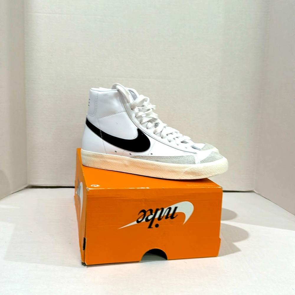 Women’s Blazer Mid 77’